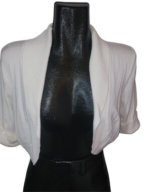 Suzy Shier White Short Sleeve Open Front Lace Back Sweater Bolero Size XL